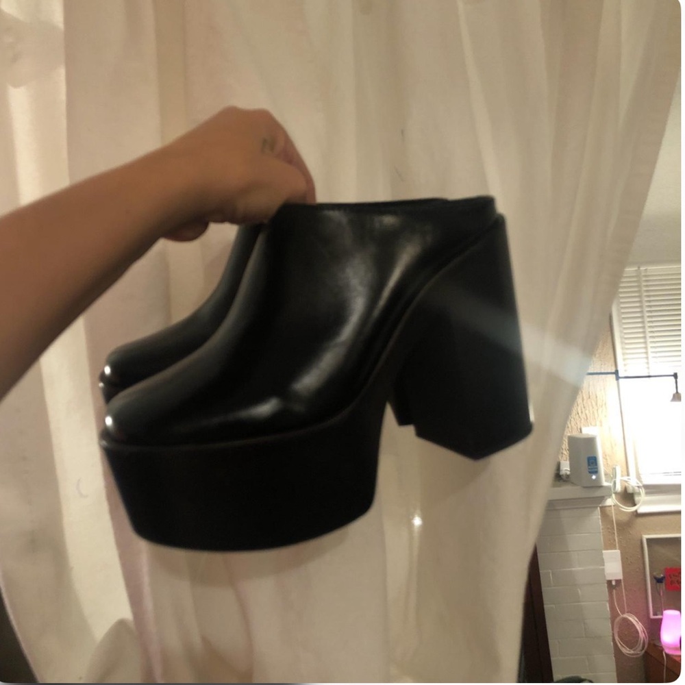 Jeffrey Campbell Italie Platform Clog
